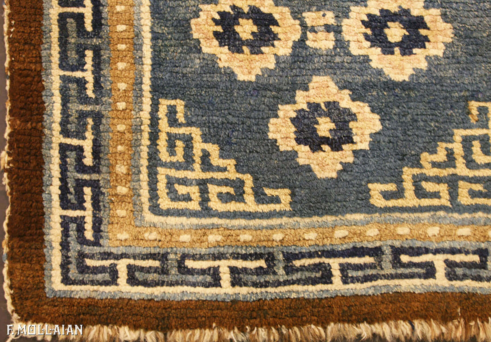 Antique Tibetan Rug n°:92055613